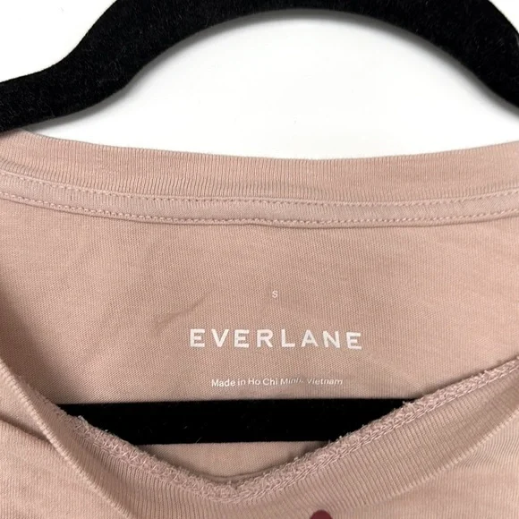 Everlane The Long-Sleeve Box-Cut Pocket Tee in Rose - Picture 7 of 7